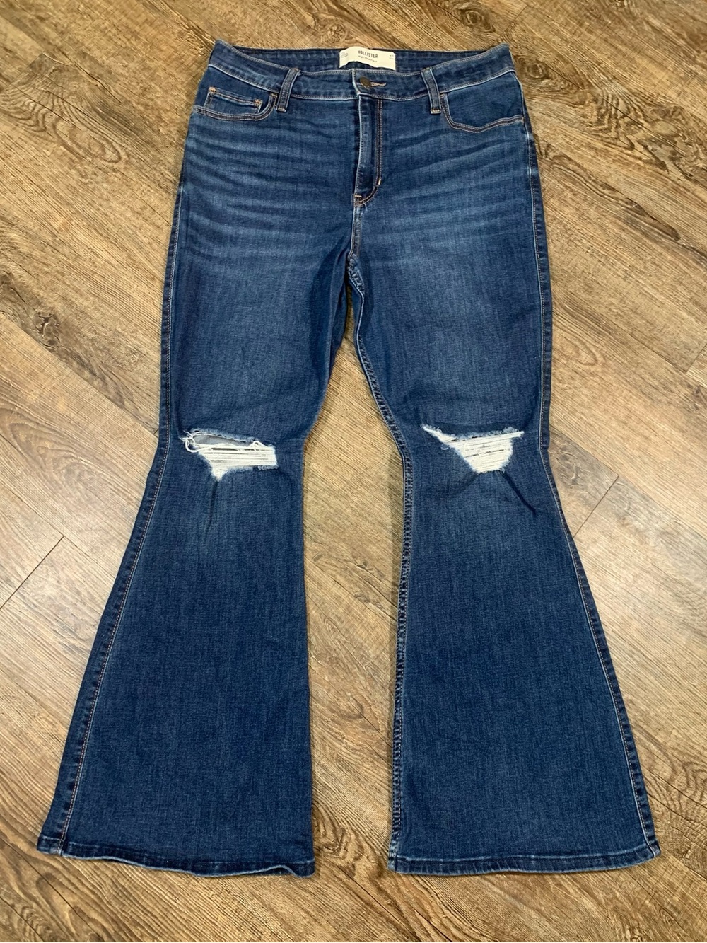 Hollister High Rise Flare Classic Blue Distressed Women's Jeans Size 31 S